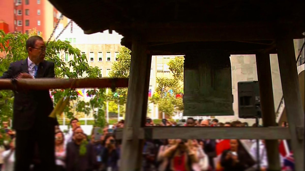 On #PeaceDay, #UNSG Ban Ki-moon rings Peace Bell "to continue until we realize the vision of our Charter" #UN70