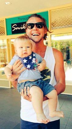 5SCS_Smut's tweet photo. Daddy #Ashtun #CuteSCS http://t.co/w5Ew1WEegc