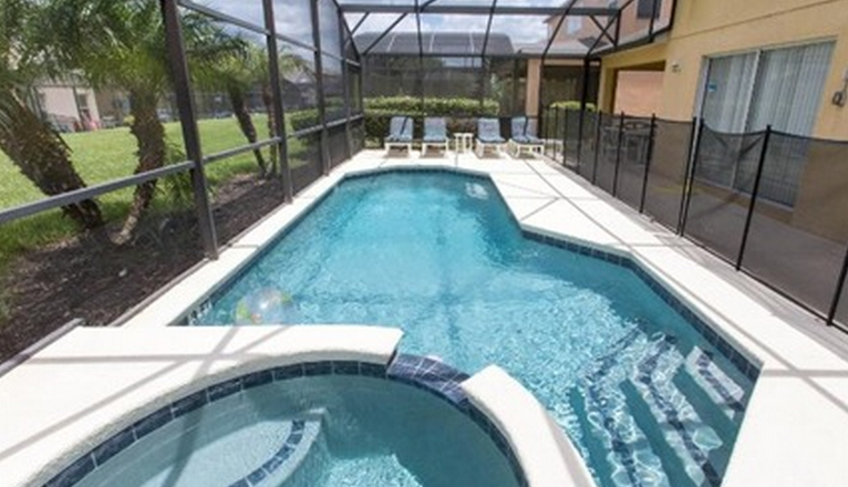 directvillas's tweet photo. .@Lido_key_drive is a fabulous #Orlando #Villa, complete with your very own pool and spa http://t.co/ywWSGOJcbg http://t.co/LWCf33ces2