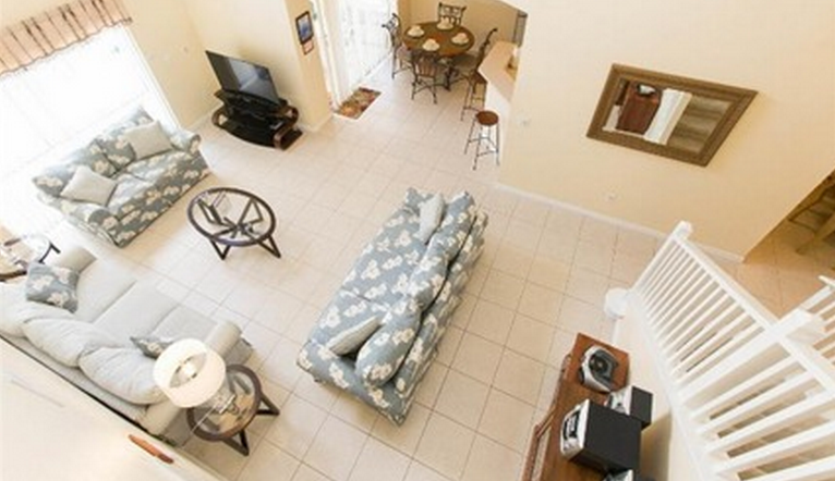 directvillas's tweet photo. .@Lido_key_drive is a fabulous #Orlando #Villa, complete with your very own pool and spa http://t.co/ywWSGOJcbg http://t.co/LWCf33ces2