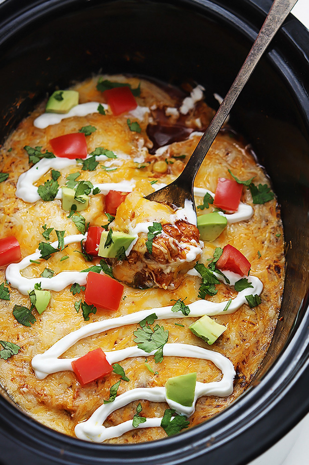 #meatless #veggie #recipe 4 Crock Pot! Slow Cooker Enchilada Quinoa <a href="/BuzzFeedFood/">BuzzFeed Food</a> #healthyeats goo.gl/vh8wIL