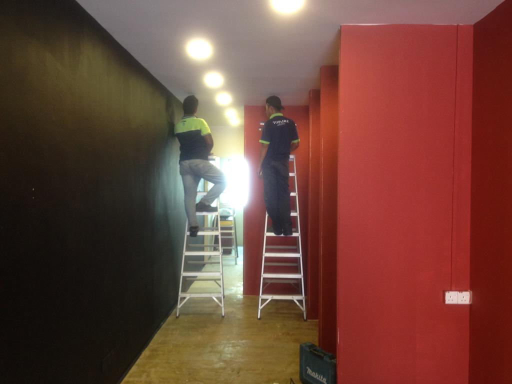 Locating the most important subject...air conditioner 😁