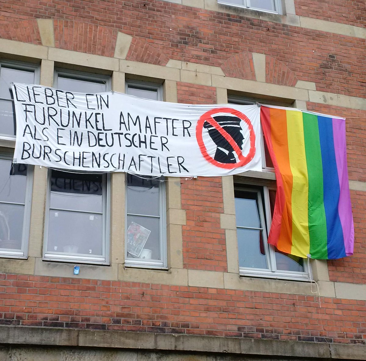 HeynertJosef's tweet photo. #einfachso weil: #passtimmer. (#punkt) #furunkel #after #Burschenschaftler #vielewissendasnicht #painintheass http://t.co/pa1H4JiNUl