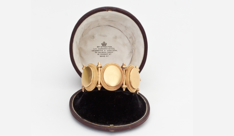 Barnebysuk's tweet photo. This fabulous Victorian bracelet will be on sale at #Chorleys, from 10am http://t.co/T6lwKj1bsI #auctionalert http://t.co/wkY2l2JsWk
