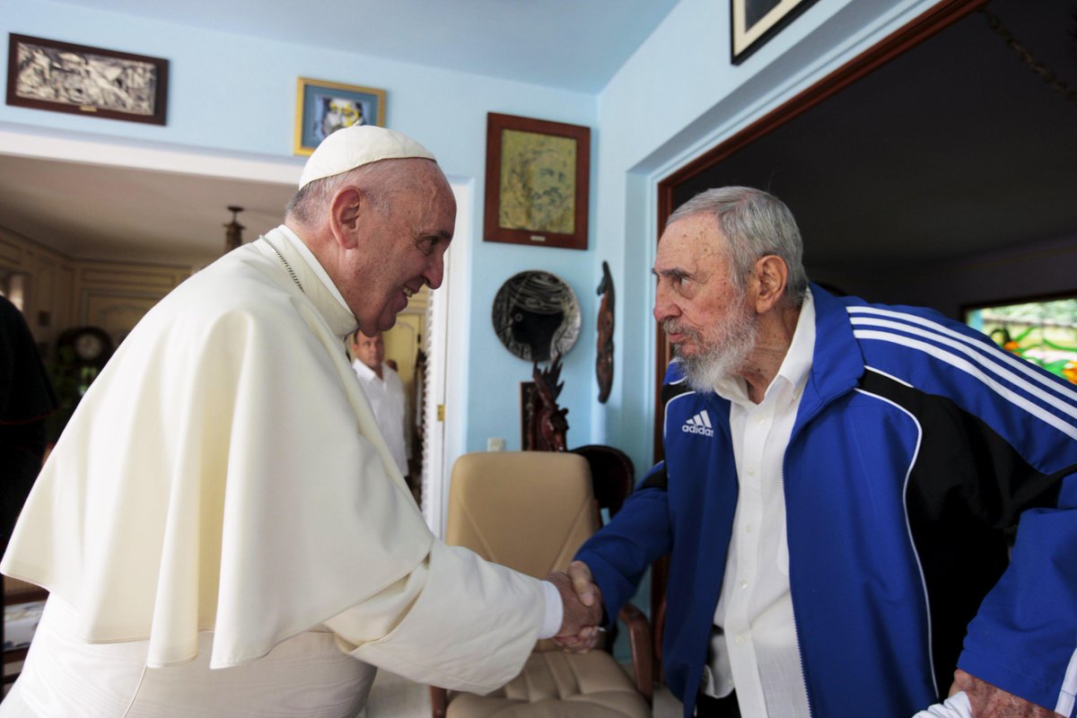 cnewtonMWC's tweet photo. @MWConflicts Pope Francis and Fidel Castro meet in Havana, discuss "great problems" of contemporary world http://t.co/lljBfOUbiH