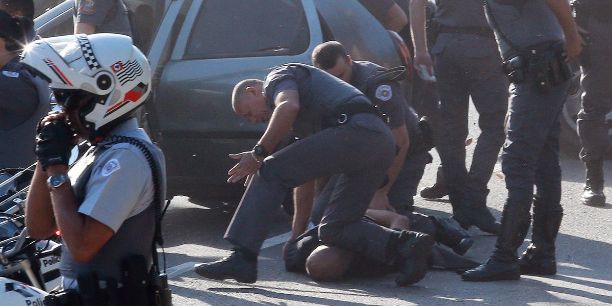 ADLIB_Adv's tweet image. Pesquisa: 4 em cada 5 presos de SP acusam PM de tortura e agressão huff.to/1L0CY6y  via @brasilpost
