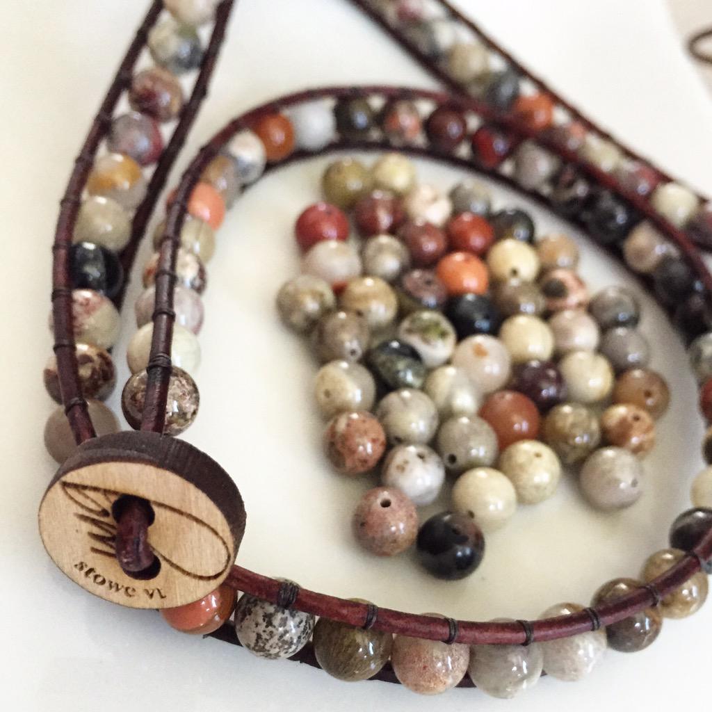 BellaMink's tweet photo. #Fall is in the air in #Stowe #Vermont - how about where you live? #StoweVt #StoweMT #agate #Handmade #VT #Btv http://t.co/y1WKuvzpkj