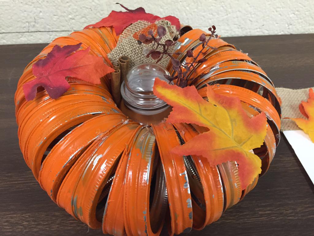 BuengerSarah's tweet photo. Genius hour project turned in! #Wjhchat #geniushour #geniuschat http://t.co/do4zwDRFeP