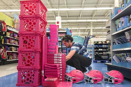 ellenrhan's tweet photo. Artist makes sculptures in big box stores. Thx 4 the support, @mcacaarts! @MichiganRadio http://t.co/4Y6WnxFqIZ http://t.co/DAezrInkKT