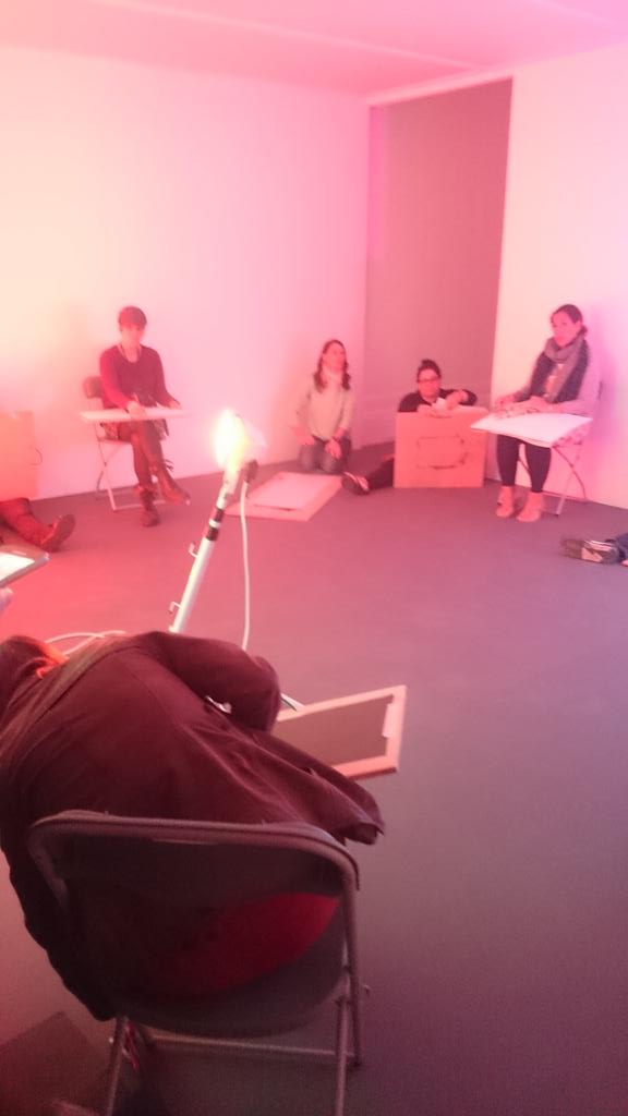 abingdonstudios's tweet photo. Move the model, change the light, shorten the time in given spaces at #SensorySystems @GrundyBlackpool #DrawingWorks http://t.co/gJiswnFlYN