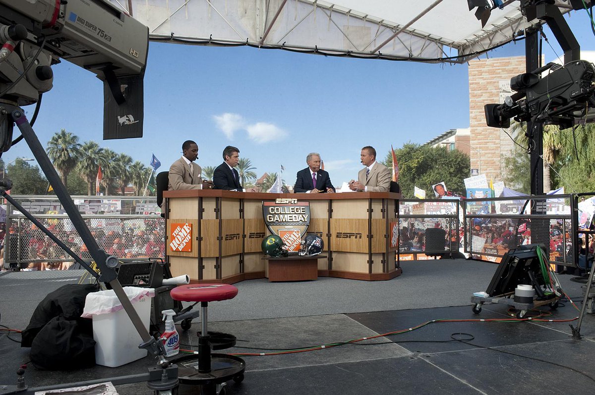 AZATHLETICS's tweet photo. Stay tuned for Saturday morning @CollegeGameDay @ZonaZooOfficial / fan info. We'll tweet out details when finalized! http://t.co/qRr3KlvUWj