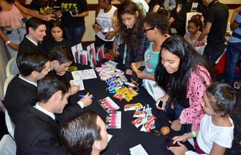 superbndst's tweet photo. #Fandomfest2015 @FandomFestpty @SomosRetz @RetzLovers @RetzArmy @retz_news @RetzFans http://t.co/MjZEuzriRF