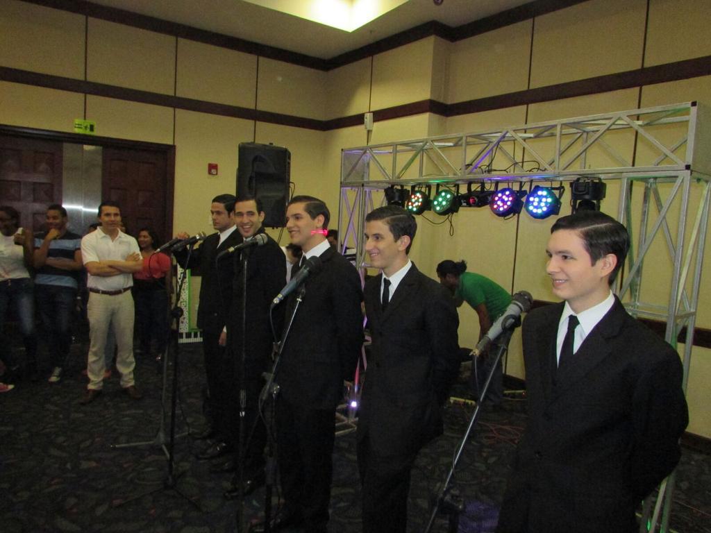 superbndst's tweet photo. #Fandomfest2015 @FandomFestpty @SomosRetz @RetzLovers @RetzArmy @retz_news @RetzFans http://t.co/MjZEuzriRF