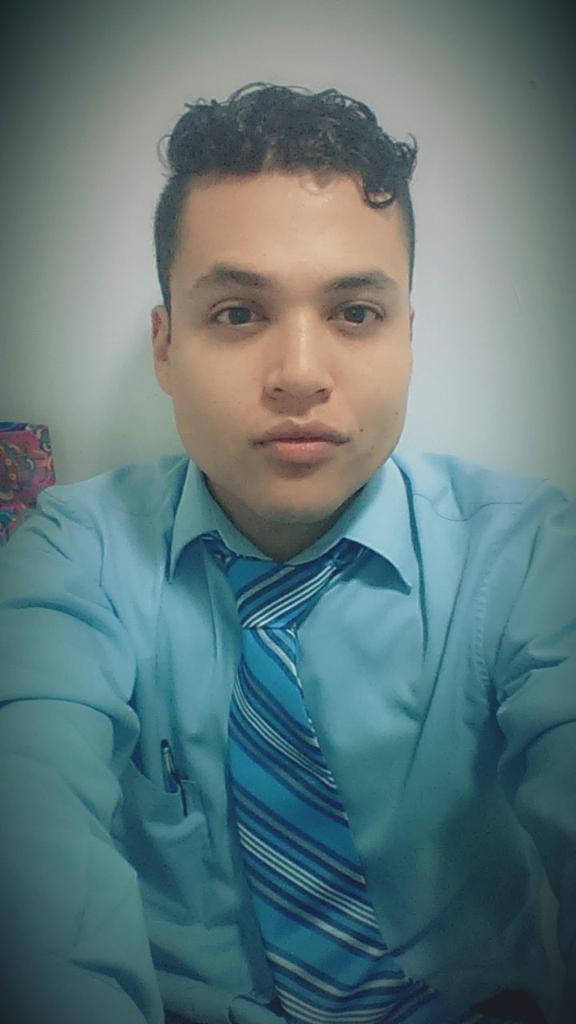 Tonchiskander's tweet photo. Lunes con actitud de viernesh, al cabo ya falta poquito :( http://t.co/GYlsfIeyyt