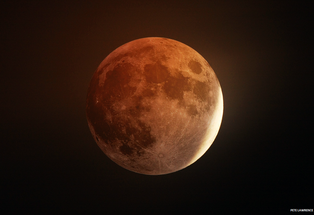 Before sunrise on Mon 28th, for 1st time in over 30 years we'll have a #supermoon AND a total lunar #eclipse. Jo
