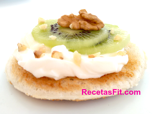 recetas_fit's tweet photo. #Meriendas #fitness 103 #calorias Qué comer entre horas? http://t.co/hZmTeQ6r5x  #fitness #comidasana #recetas #fit http://t.co/q0rYATuHa7