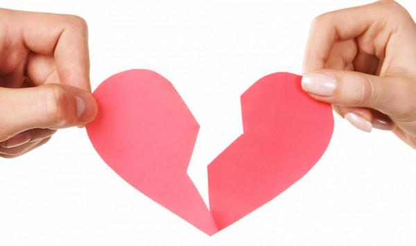 Mundo_Rosa's tweet photo. Enamorarse de alguien que no está disponible es una de las cosas que debemos evitar #TipsAmor http://t.co/0454UIU7Ol http://t.co/n4izdBAhWe