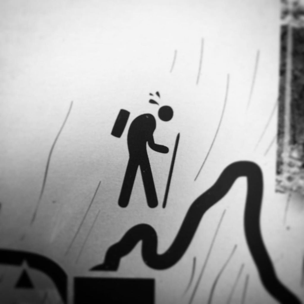 bigbodyscotty's tweet photo. Me......climbing pinnacle. #camclife #timetogetback2it http://t.co/7eOuzd6YFZ http://t.co/xjY9cZEshR