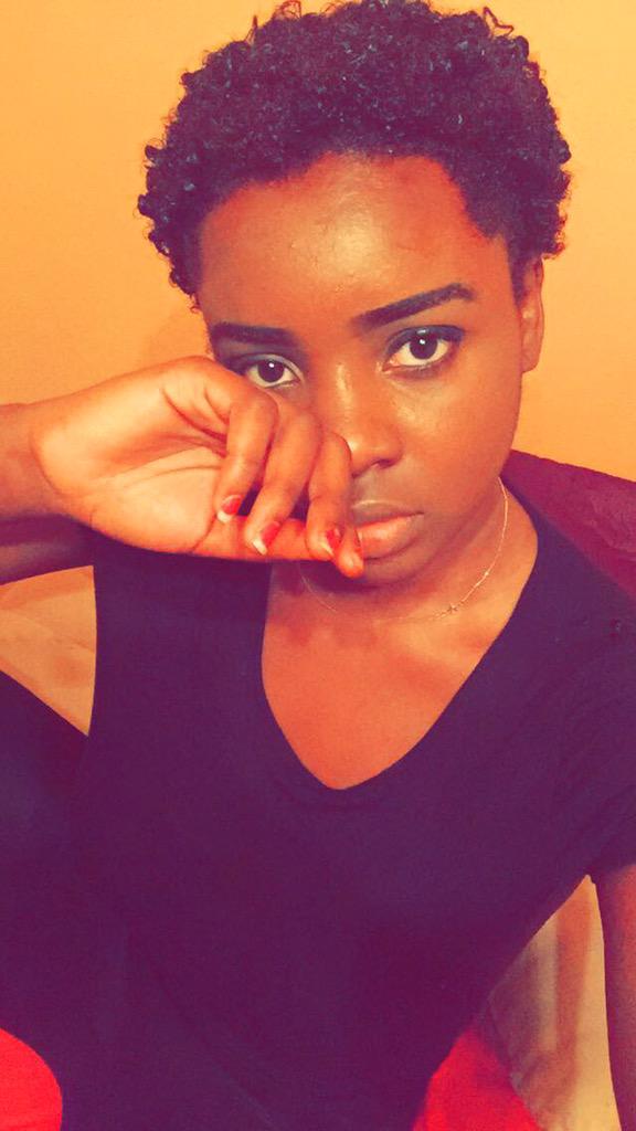 Tanya_asap's tweet photo. Dyeing my hair right now hopefully it'll come out right 😌 #dreadsoff http://t.co/lPQOiuVv2c