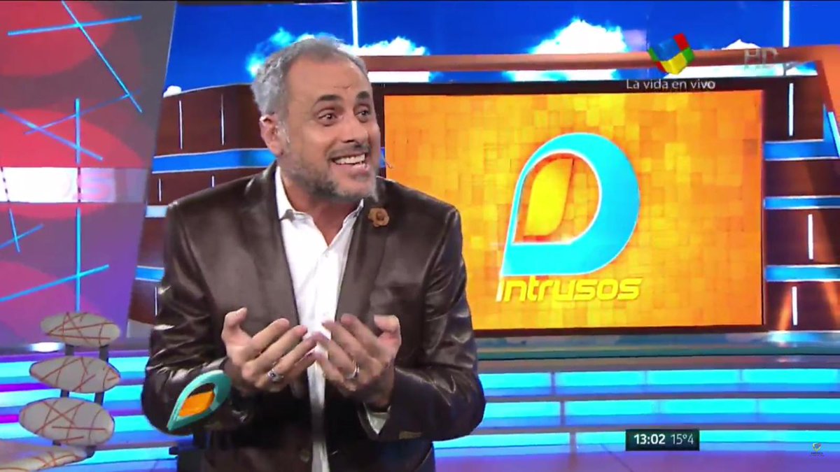 AmericaTV's tweet photo. ¡Ya comenzó! @intrusosoficial con @rialjorge 

Hoy nos visita @Carmen_LaLeona 

ONLINE > http://t.co/i4cPVfvq3U http://t.co/smep3HlABl