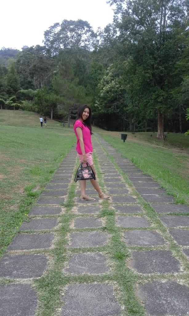InggriedFitri's tweet photo. Makasih liburannya papa😘😙😙 http://t.co/lsIJerbg1D