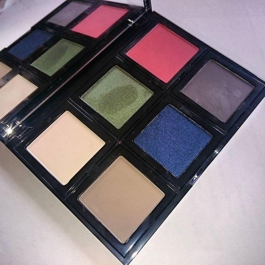 GlasgowBBlogger's tweet photo. Finished filling my custom @bobbibrown palette, I'm so pleased with it, it's beautiful #bobbibrowncosmetics #bobbib… http://t.co/n1PDLffJdN