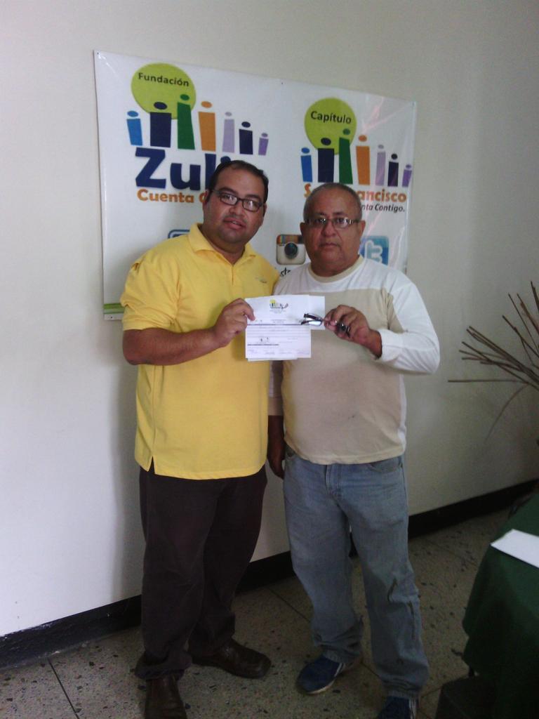alejoparrato's tweet photo. Seguimos beneficiando a nuestro pueblo #ProgramaManoSolidaria sigue entregando Lentes. Gracias @FVenezuelaCC http://t.co/HgtkVWnmqR