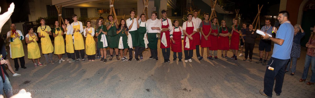 scouteguide's tweet photo. #ScoutChef Grazie! Foto su https://t.co/Uw2WSCqBfZ @Agesci @cngei  @radiopopmilano @SlowfoodRGMilan @piacere_milano http://t.co/EQHcpaAq2W