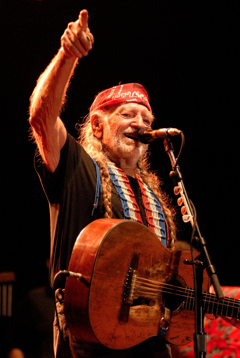 The Red-Headed Stranger has found some NY investors for his marijuana brand bizj.us/1jbt3y via @myABJ