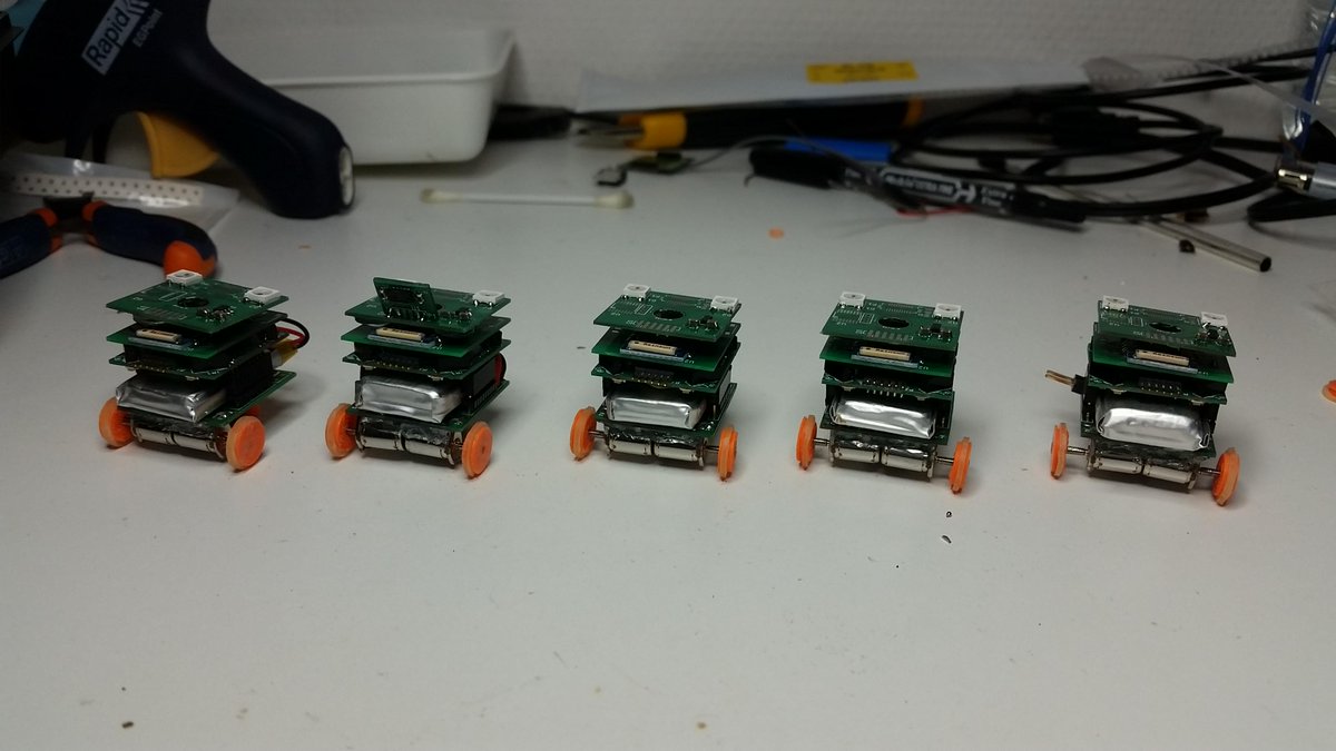 Robotips_asso's tweet photo. #SwarmTips n'est plus seul, bientôt ils pourrons collaborer, rendez vous dans quelques milliers de lignes de code ! http://t.co/fXukzueuUn