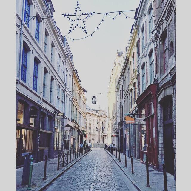 Dehwille's tweet photo. "C'est moche Lille" oui oui http://t.co/cyrDDnoNwD