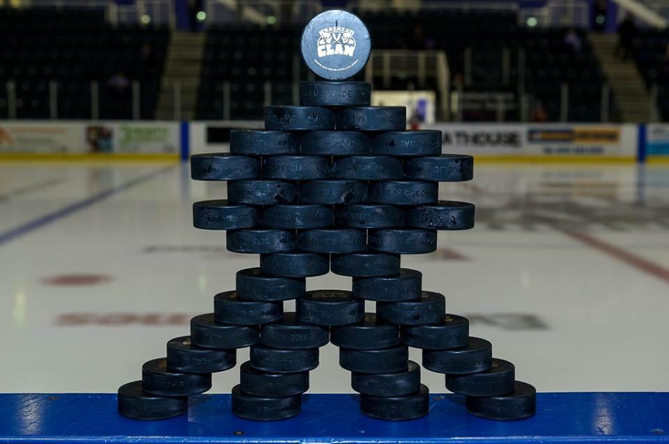 rossgaughan's tweet photo. A few more @braeheadclan puck stacks @AlGooldPhoto http://t.co/EAqdXFXxqa