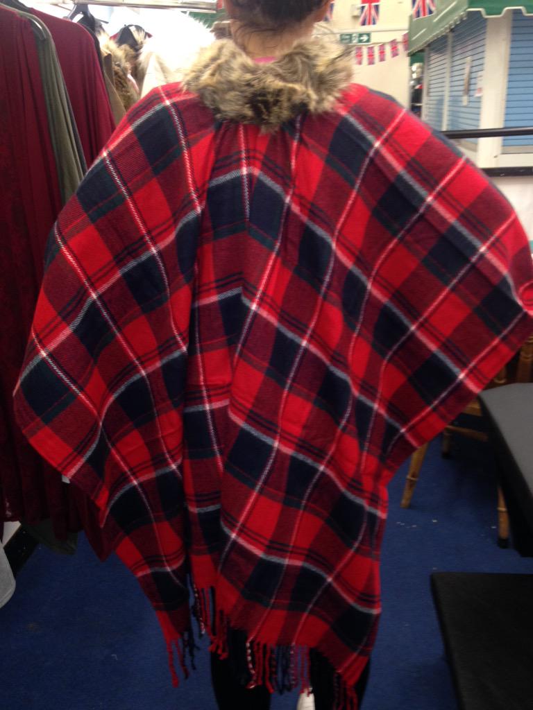 _MJBoutique's tweet photo. Fur collar capes! £17.50 http://t.co/1PhllaWLsc