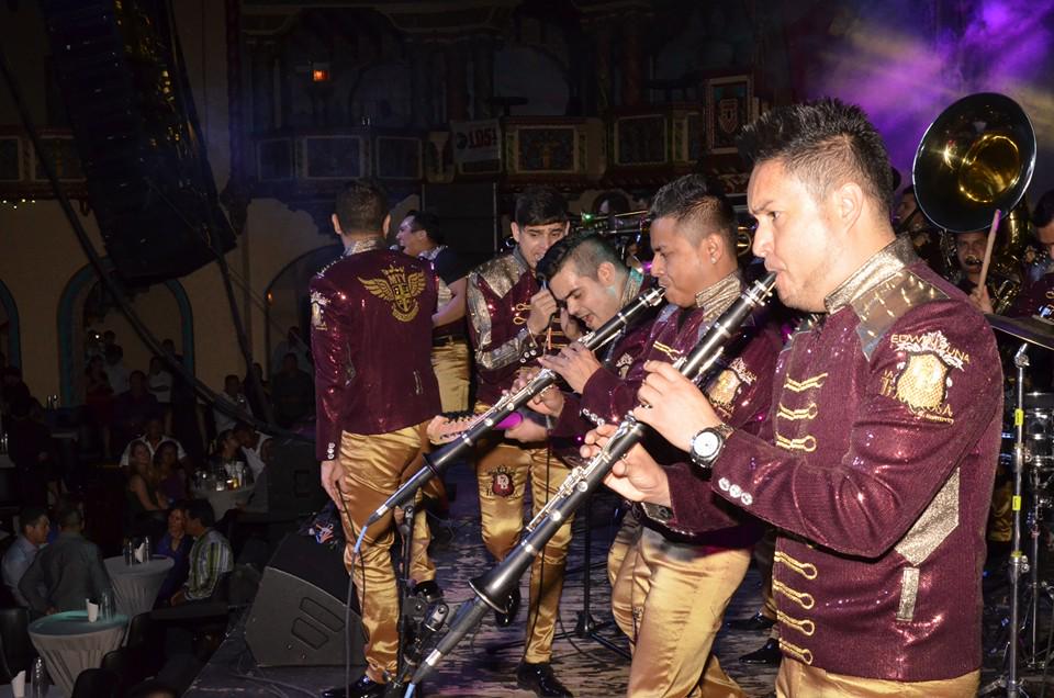 Remex_Music's tweet photo. Éxito total de @edwintrakalosa y @bandatrakalosa en sus presentaciones en @AragonBallroom y Volkan #Chicago http://t.co/mOBMgtuH8L