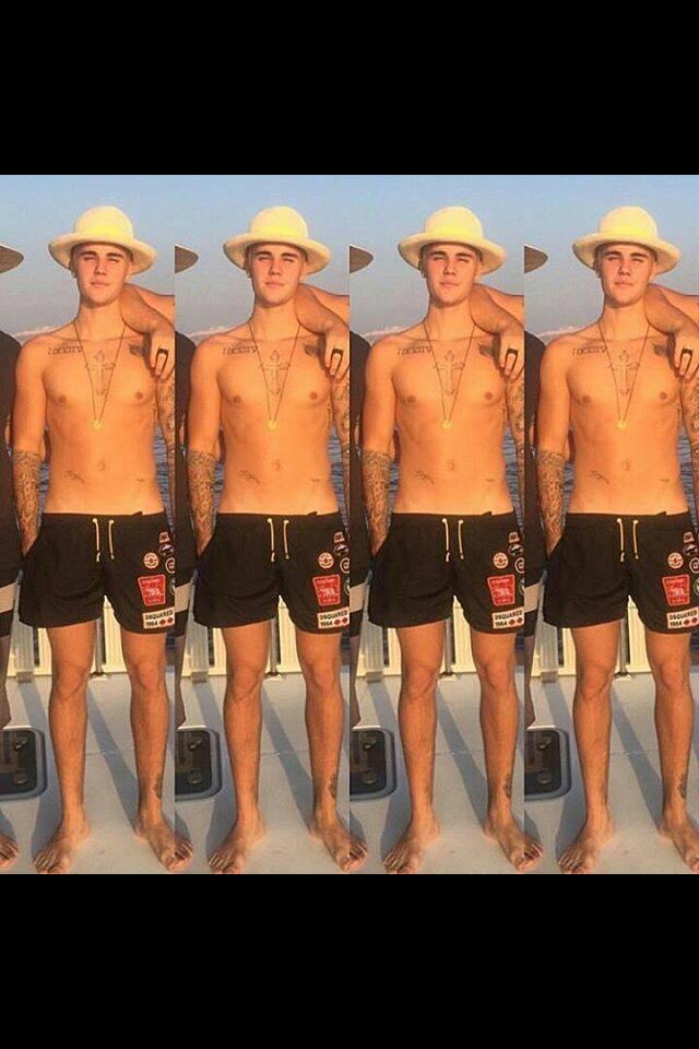 BuseKarahan15's tweet photo. #EMABiggestFansJustinBieber @justinbieber http://t.co/1EK1xmaehc