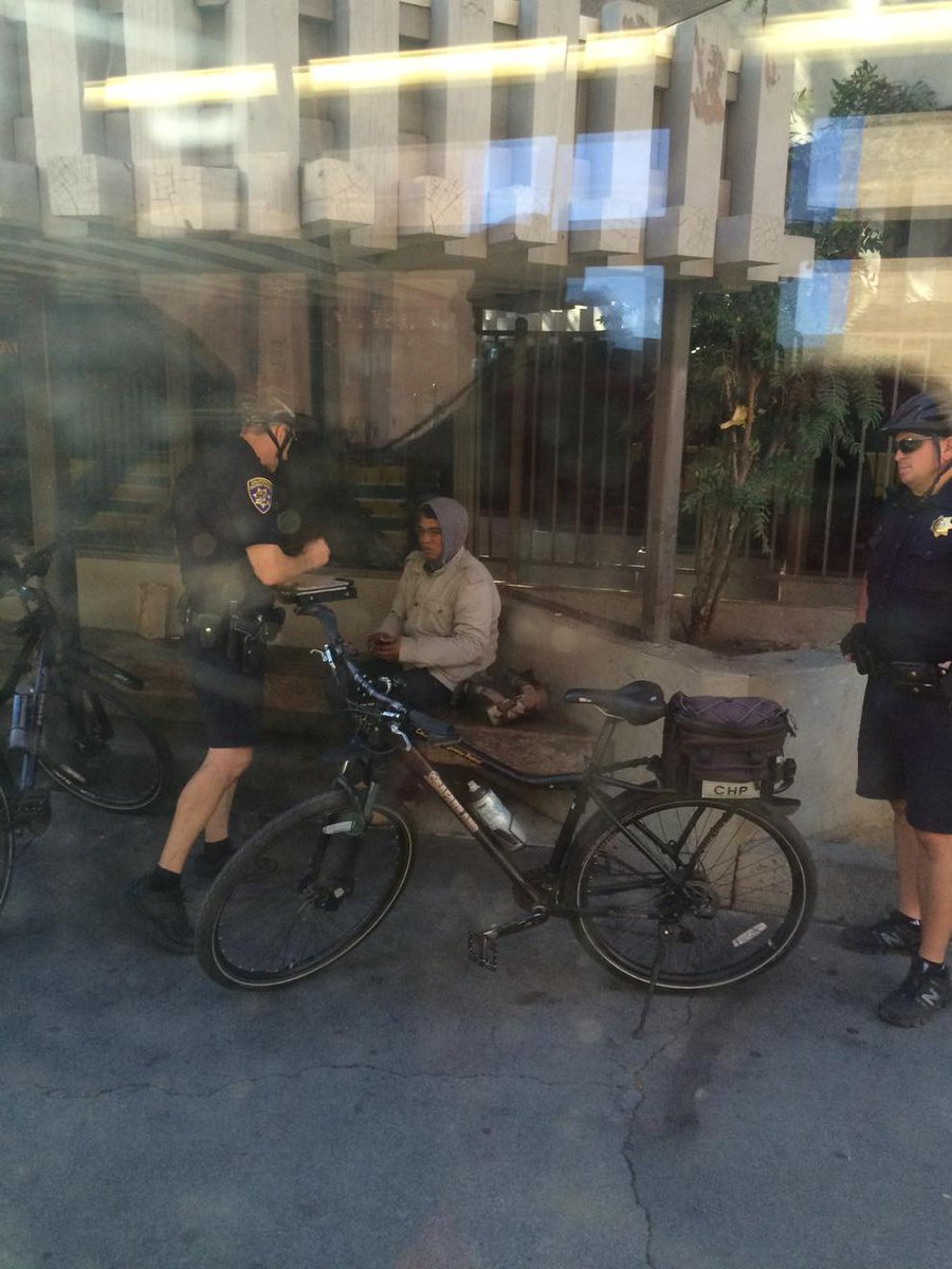 SacPDwatch916's tweet photo. .@chp_hq joining in on #criminalizingpoverty and abusing mentally ill. #Sacramento http://t.co/WxtD4RG3ry