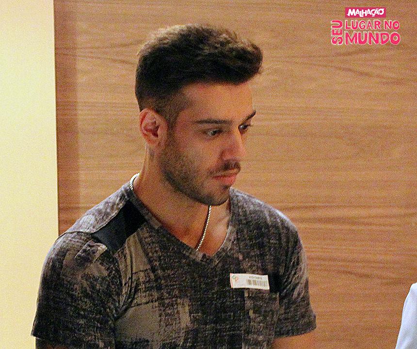 malhacaogshow's tweet photo. Tadinho do nosso Uood! 😩 http://t.co/kRb7U0h2N3 http://t.co/FZ49sHgS7H