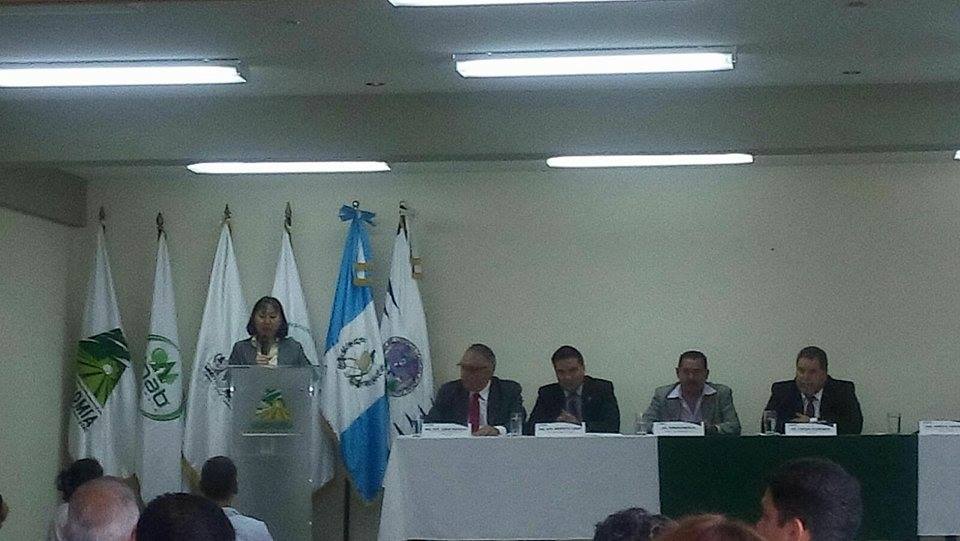 region_oriente's tweet photo. #DRIIIO de @CONAPgt, presentes en Inauguración de Laboratorio Forense para la identificación y descripción de madera. http://t.co/fNwy9Md8mB