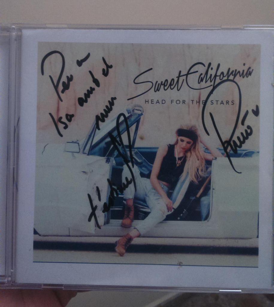 SWTCMarinalta's tweet image. @RocioSweetC gràcies per ser com eres! cada dia me'n vaig més satisfeta. eres enorme Ro! jo si que t'estime! 💛