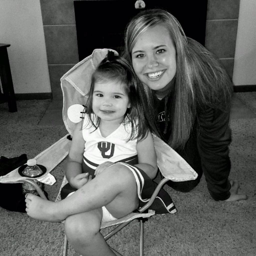 Drew_Loveless's tweet photo. My world 💜 http://t.co/O6AqFBevyu