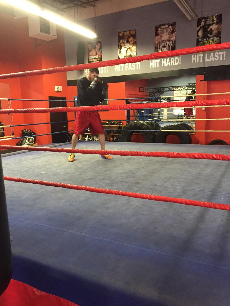 TeamFinalRound's tweet photo. Dave getting ready for the first of 3 Olympic qualifying tournaments #Oct3 #FinalRoundBoxing http://t.co/J8vy66XIdG