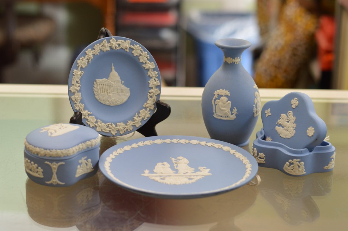 MagnoliaCHShop's tweet photo. Checkout Wedgewood dishes at Bloomin' Upscale Resale #wedgewood #resale #dishes #flea #magnoliaclubhouse http://t.co/F6tXIq3fNX