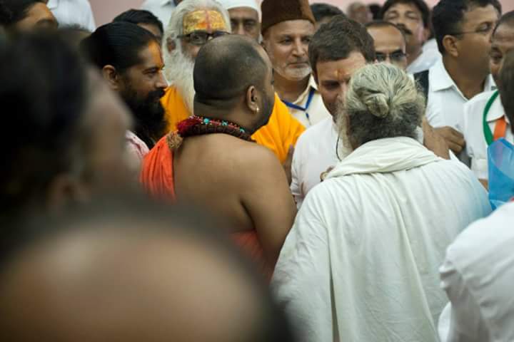 KumarNaveen_'s tweet photo. Retweeted Vinay Dokania #INC (@vinaydokania):

#RGinMathura http://t.co/H8dgZVZvtP http://t.co/KfiK1jNCoc