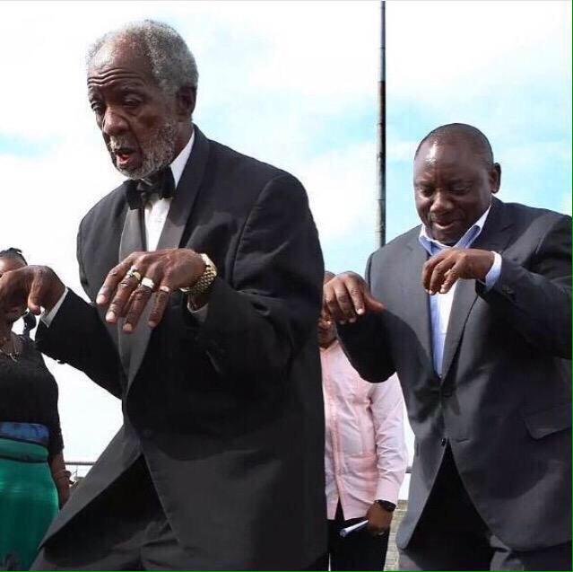 VuyoTheGreat's tweet photo. Louie Vega &amp; Johnny Dangerous - London Roots (45bpm) #OkapiFunDay26Sep #OkapiPlaylist http://t.co/gYFOlN38pX