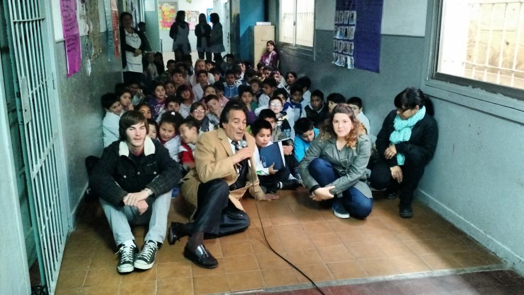 TNormalidad's tweet photo. No existen 2medicinas, es 1 sola y es la medicina social @DrHectorLanza hablando de su labor social @valerianigolian http://t.co/Y5fsnT13RF