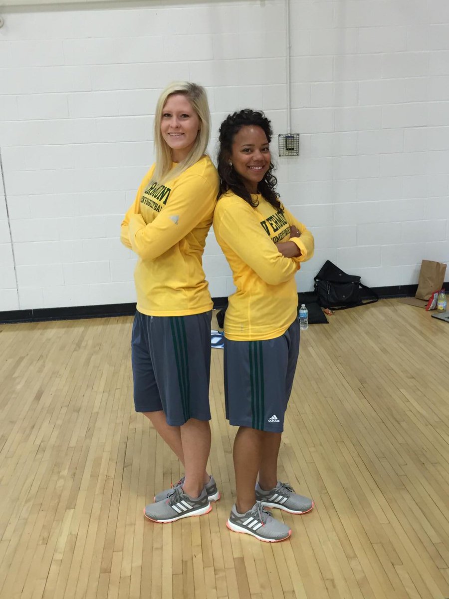 CoachCourtnay's tweet photo. Favorite pic of the day @SYD_YAY and Kylie Atwood posing on their "good sides" #catguards http://t.co/3uzgKn2HUg