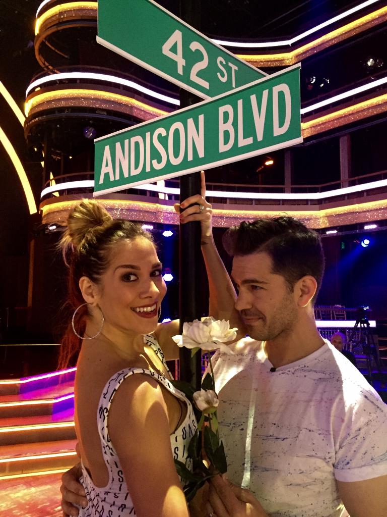 DancingWithTheStars -  DWTS Season 21 - Episode Discussion - *Spoilers - Sleuthing*  - Page 3 CPcik9rWwAIRrzq