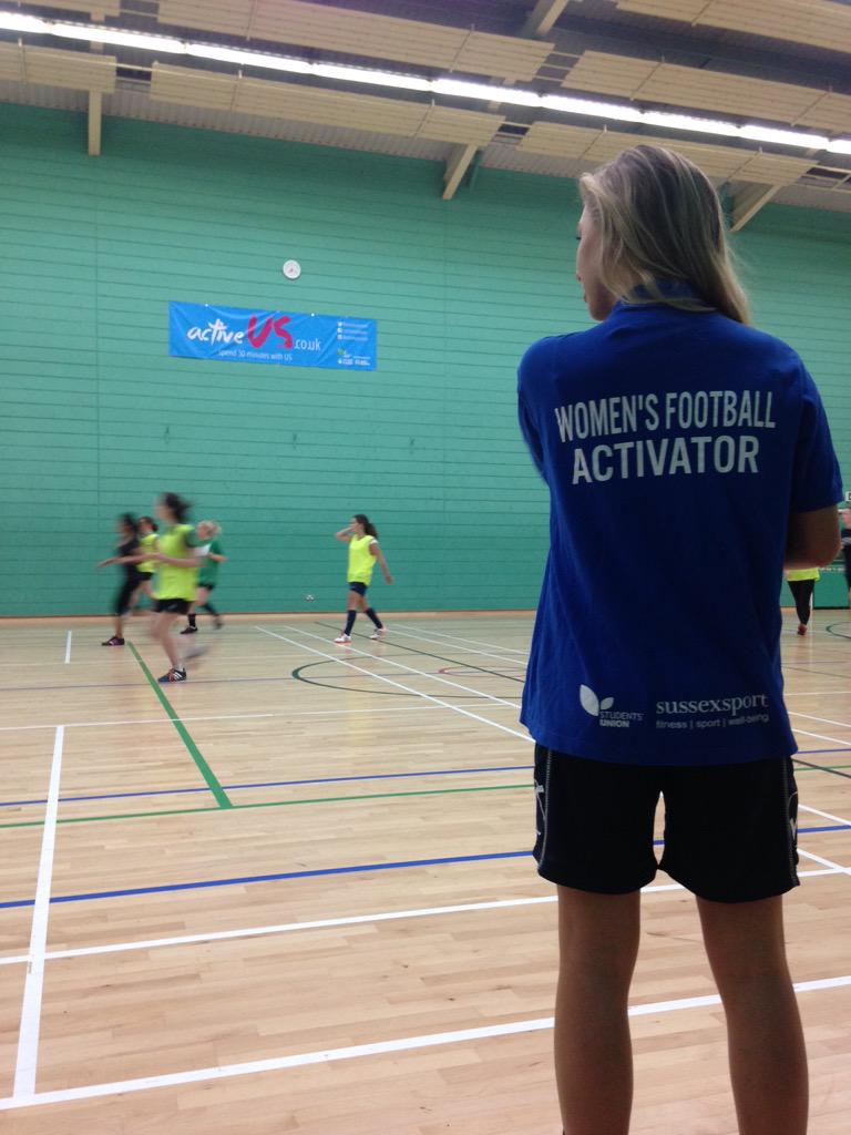 sussexwfc's tweet photo. First active US session in full swing tonight. Great to see such a big turn out ⚽️ #uswfc #activeus #womensfootball http://t.co/wYzQRrLSE7
