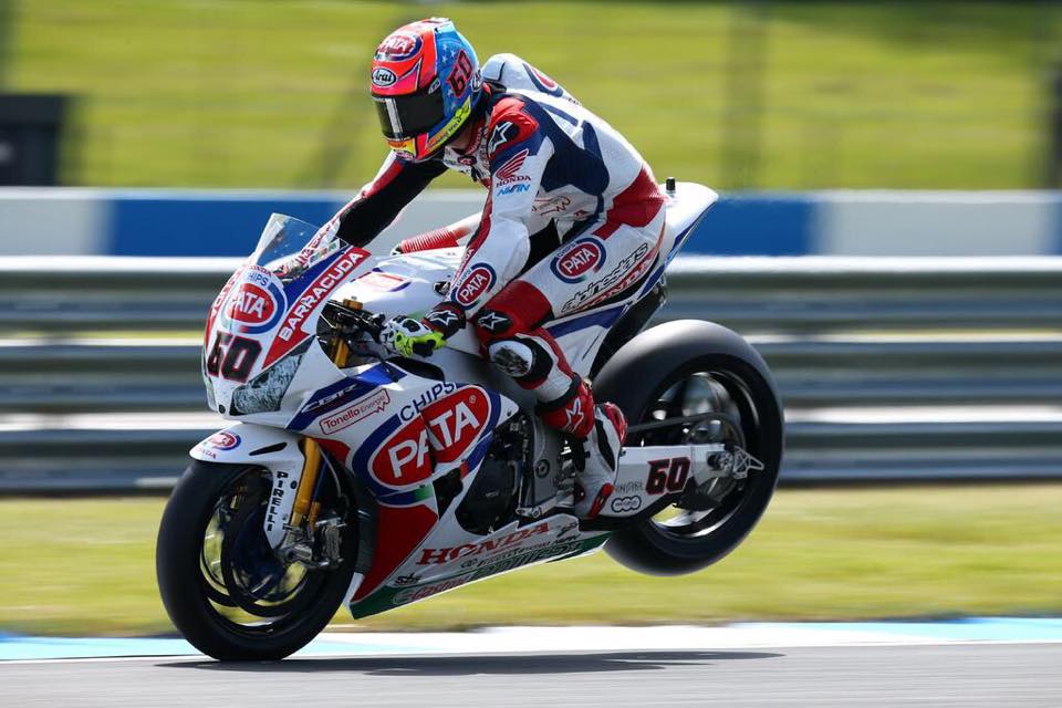 MarianoTermi's tweet photo. Frena muchaaaacho !! 😅
Que crack @mickeyvdmark 👊✊
#TestSBK @circuitodejerez http://t.co/8NeQezoq9T