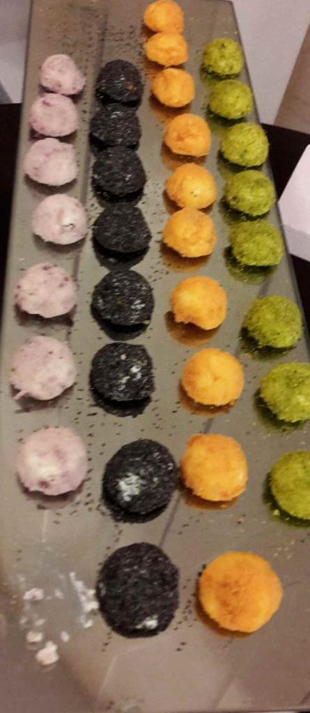 Marco_K18's tweet photo. Una sfilata di #formaggi a #ItalianFoodAffair #PairedPerfecty @sheratonmxp @CarloVischi http://t.co/2GYvmpiFKR